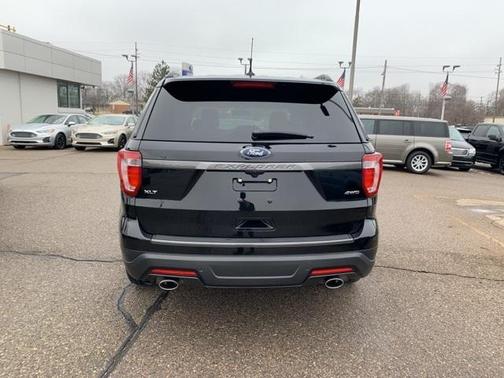 Photo 5 of 32 of 2018 Ford Explorer XLT