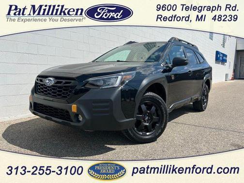 Crystal Black Silica 2023 Subaru Outback Wilderness