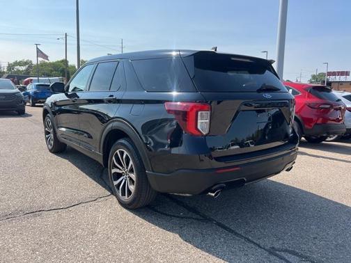 2022 Ford Explorer ST-Line