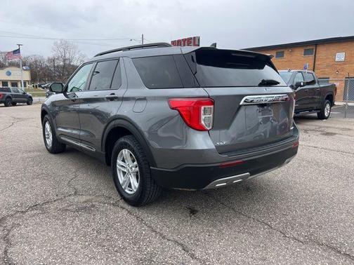 Carbonized Gray Metallic 2022 Ford Explorer XLT