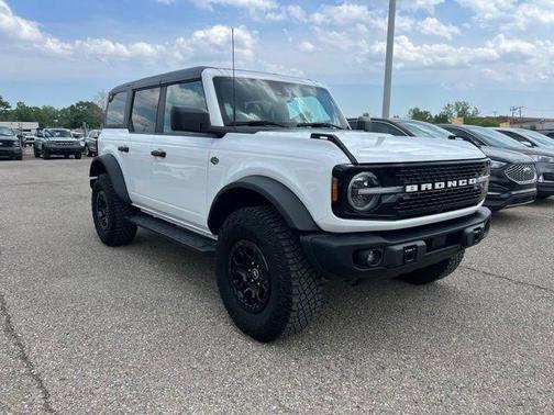 Oxford White 2023 Ford Bronco Wildtrak