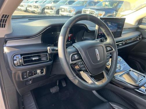 2022 Lincoln Nautilus Standard