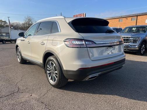2022 Lincoln Nautilus Standard