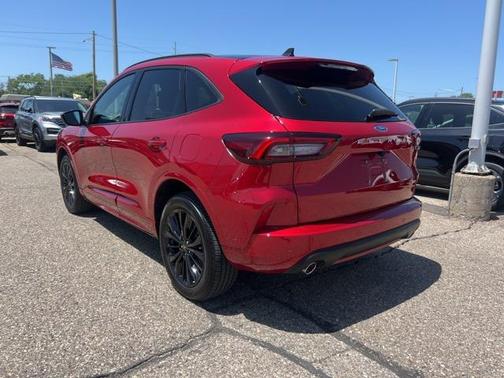 2024 Ford Escape ST-Line Elite