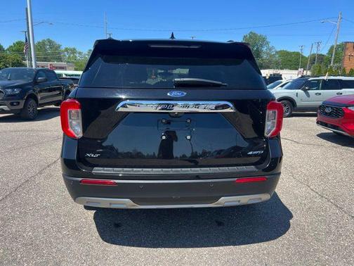 Agate Black Metallic 2024 Ford Explorer XLT