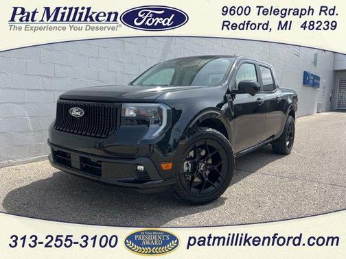 Shadow Black 2025 Ford Maverick Lobo