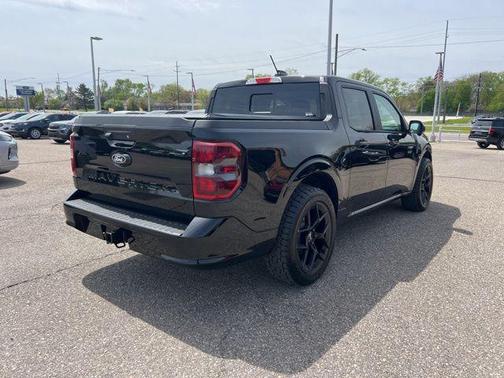 Shadow Black 2025 Ford Maverick Lobo