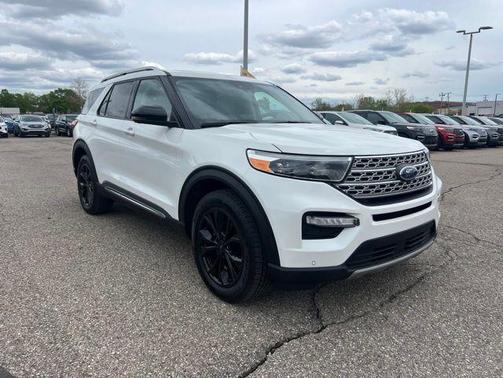 Star White Metallic Tri-Coat 2023 Ford Explorer Limited