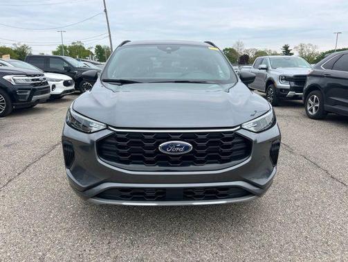 Carbonized Gray Metallic 2024 Ford Escape ST-Line