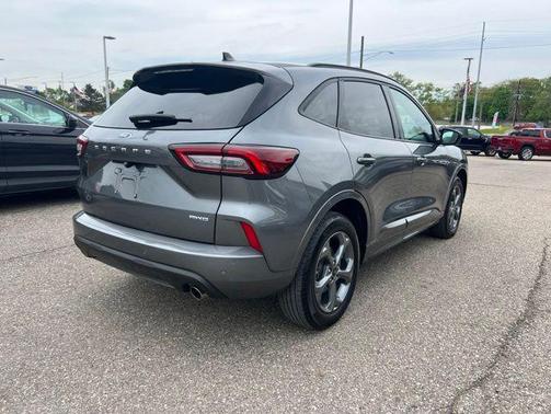 Carbonized Gray Metallic 2024 Ford Escape ST-Line