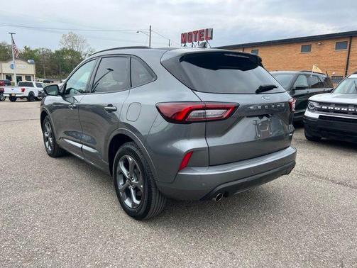 Carbonized Gray Metallic 2024 Ford Escape ST-Line