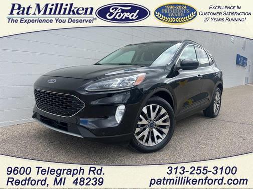 2022 Ford Escape Titanium