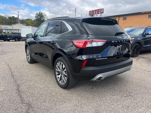 2022 Ford Escape Titanium