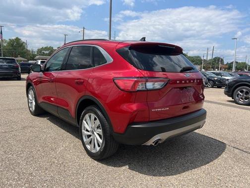 2022 Ford Escape Titanium