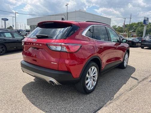 2022 Ford Escape Titanium