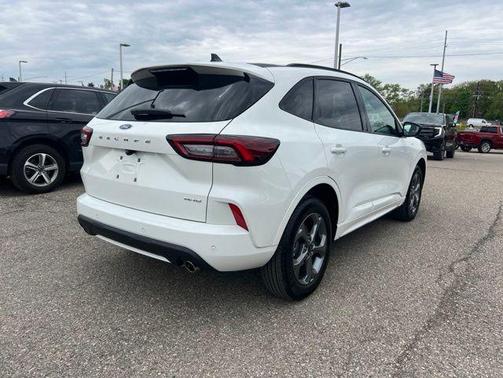 Star White Metallic Tri-Coat 2024 Ford Escape ST-Line