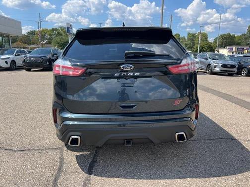2022 Ford Edge ST