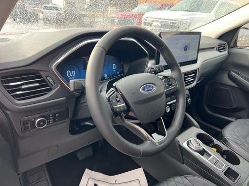 Rapid Red Metallic Tinted Clearcoat 2023 Ford Escape Platinum