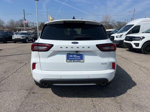 Oxford White 2023 Ford Escape ST-Line