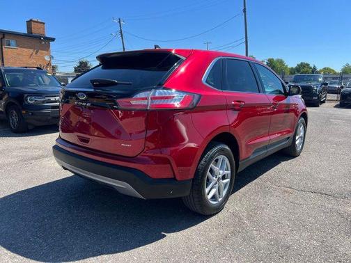 Rapid Red Metallic Tinted Clearcoat 2024 Ford Edge SEL