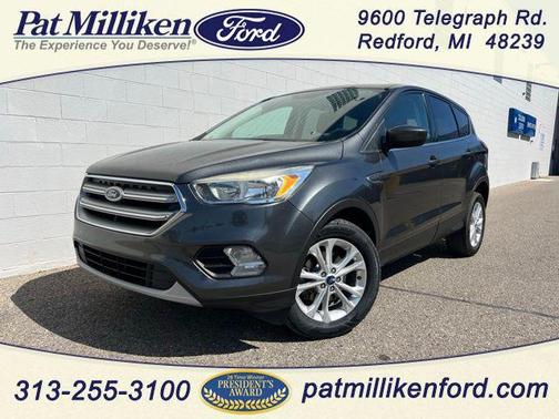 Magnetic Metallic 2017 Ford Escape SE