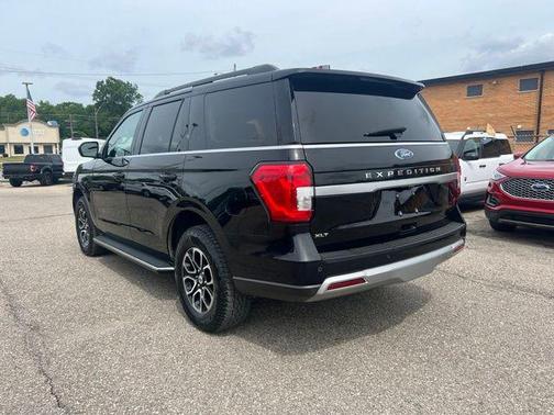 Agate Black Metallic 2023 Ford Expedition XLT