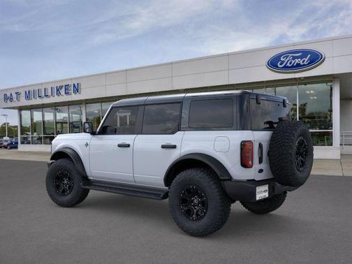 Oxford White 2026 Ford Bronco Outer Banks