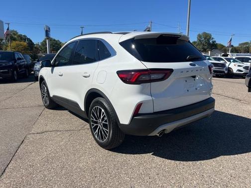 2025 Ford Escape PHEV SE