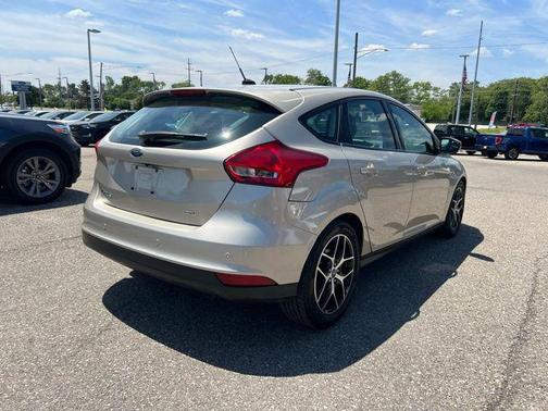 White Gold Metallic 2018 Ford Focus SEL