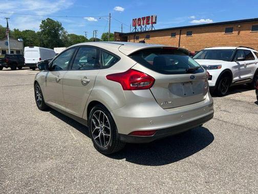 White Gold Metallic 2018 Ford Focus SEL