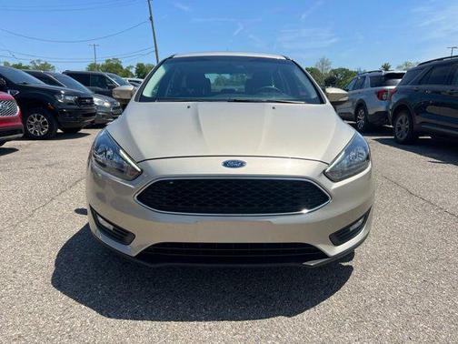 White Gold Metallic 2018 Ford Focus SEL