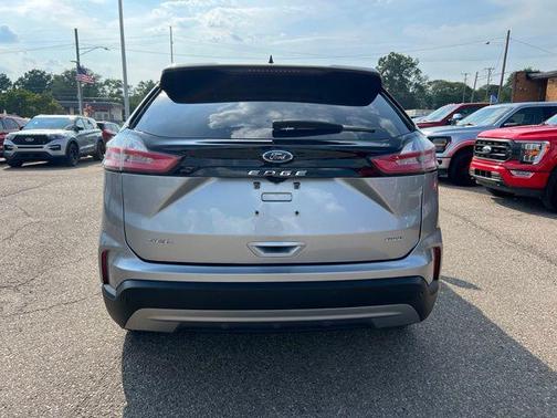 Iconic Silver Metallic 2024 Ford Edge SEL