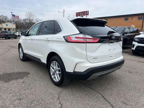 Star White Metallic Tri-Coat 2023 Ford Edge SEL