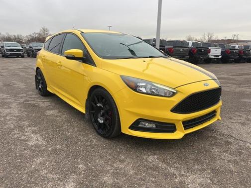 2017 Ford Focus ST 
