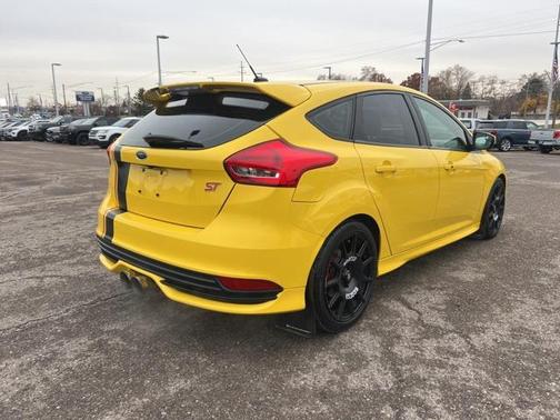 2017 Ford Focus ST 