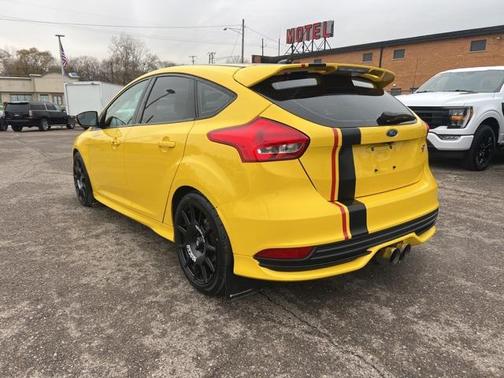 2017 Ford Focus ST 
