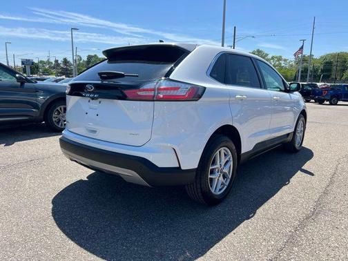 Oxford White 2024 Ford Edge SEL