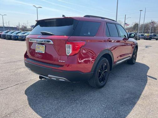 Rapid Red Metallic Tinted Clearcoat 2022 Ford Explorer XLT