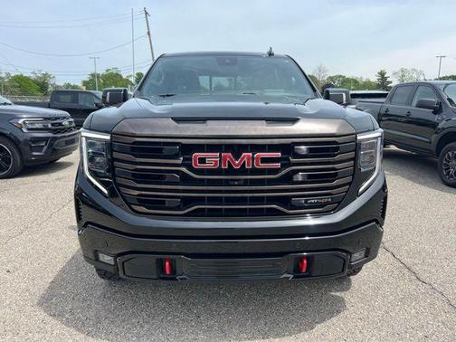 Onyx Black 2022 GMC Sierra 1500 AT4X
