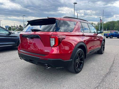 Rapid Red Metallic Tinted Clearcoat 2024 Ford Explorer ST-Line