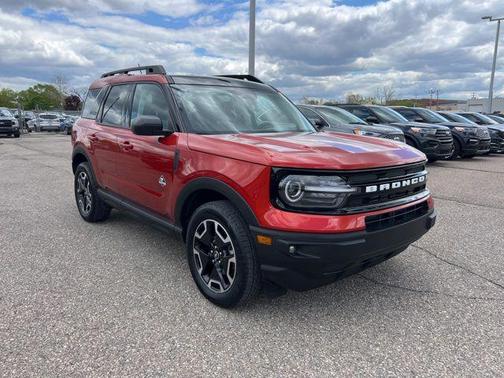 Hot Pepper Red Tinted Clearcoat 2023 Ford Bronco Sport Outer Banks