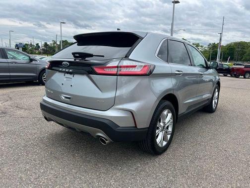 Iconic Silver Metallic 2024 Ford Edge Titanium