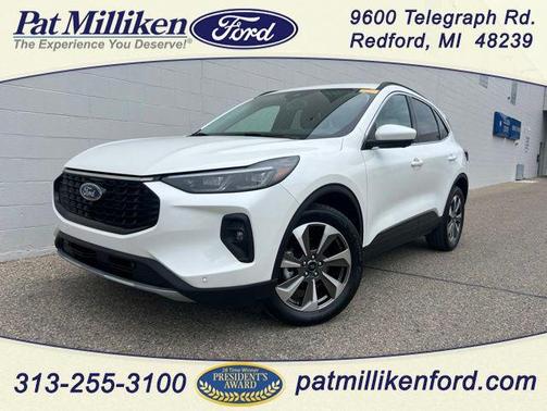 Star White Metallic Tri-Coat 2024 Ford Escape Platinum