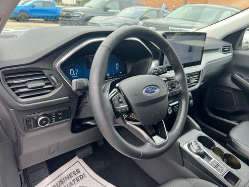 Star White Metallic Tri-Coat 2024 Ford Escape Platinum