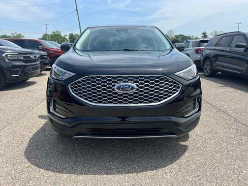 Agate Black Metallic 2024 Ford Edge SEL