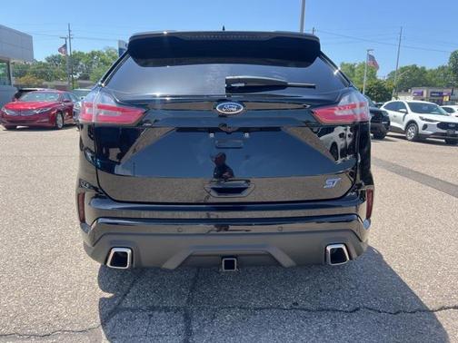 2022 Ford Edge ST