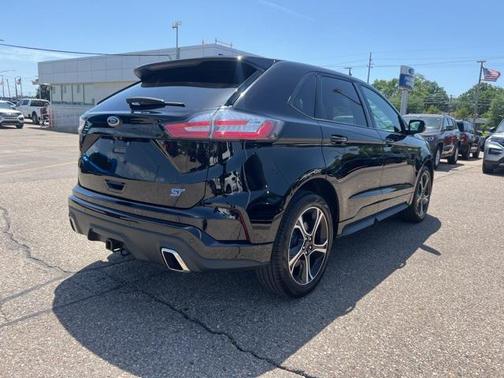 2022 Ford Edge ST