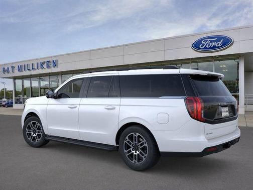 Star White Metallic Tri-Coat 2026 Ford Expedition Max Active 4x4