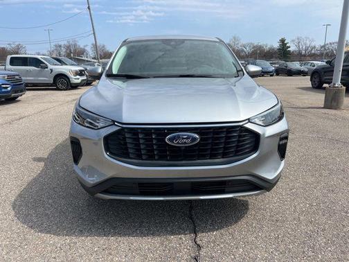 Iconic Silver Metallic 2023 Ford Escape Active