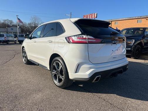 2023 Ford Edge ST